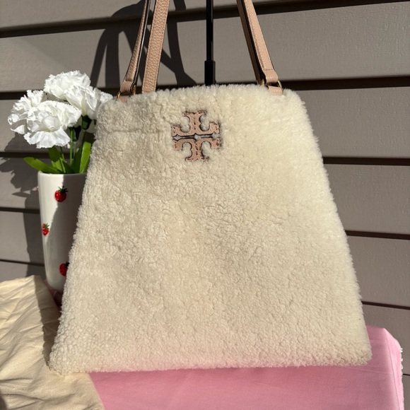 Tory Burch McGraw Shearling Carryall Shoulder Bag with Dust Bag - Picture 2 of 16